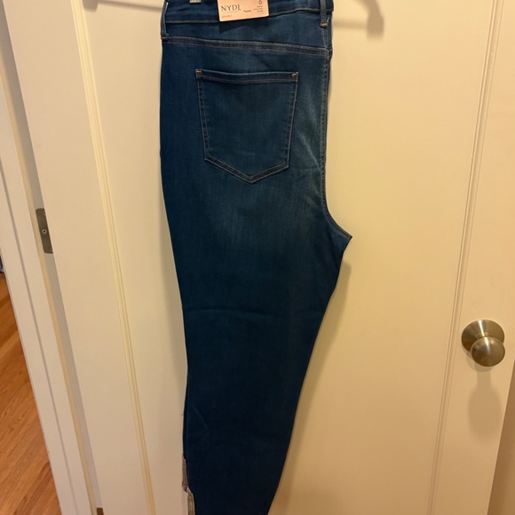 NYDJ Ami Skinny w hem detail - Picture 2 of 6